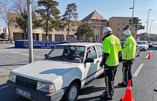 Kayseri’de sokağa çıkma kısıtlamasında denetimler...