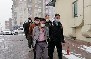 Kayseri’deki DEAŞ operasyonunda gözaltına alınan...