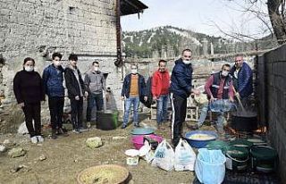 Kazanlar sokak hayvanları için kaynadı