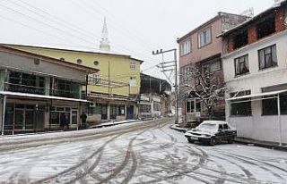 Kazdağları’nda kar yağışı etkili oluyor