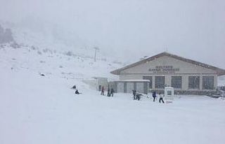 Keltepe Kayak Merkezi’nde kar kalınlığı 25 santimetreye...