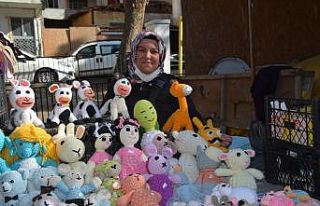 Kendini otizmli kızına adayan fedakâr anne