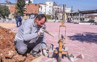 Kepez camilerin bahçesini güzelleştiriyor