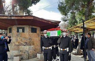 Kıbrıs gazisi Cengiz Kartal, son yolculuğuna askeri...
