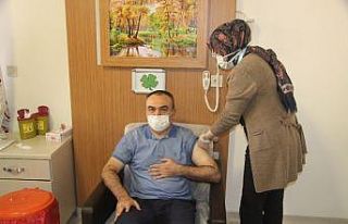 Kilis’te protokol üyeleri korona aşısı oldu