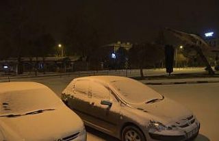 Kırklareli’nde kar yağışı etkili oluyor