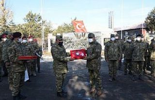 Kış tatbikatına katılan Azerbaycanlı askerler...