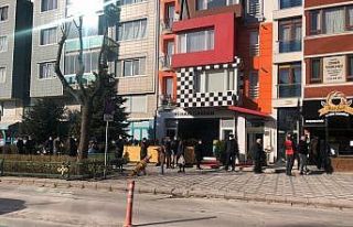 Kısıtlama günü bile kuyruk bitmedi