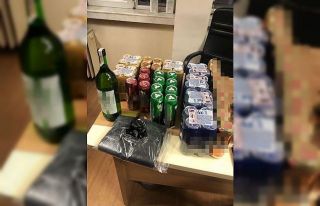Kısıtlamada içki satarken yakalandılar