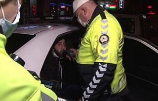 Kısıtlamada kontrol noktasından kaçan şahıstan...