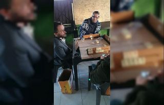 Kısıtlamada oyun masasında yakalandılar