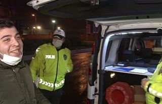 Kısıtlamayı delip kaza yapan alkollü gençler...