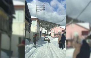 Kızağı otomobilin arkasına bağladılar, doyasıya...
