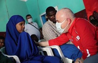 Kızılay her gün 3 bin Somalili yetimi doyuruyor