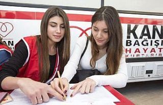 Kızılay için gönülden tasarım