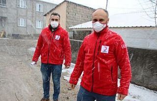 Kızılay’dan anne ve kızına yardım eli