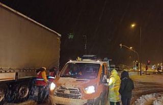 Kızılay’dan yolda kalanlara sıcak ikram