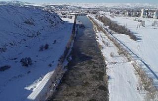 Kızılırmak kısmen buz tuttu