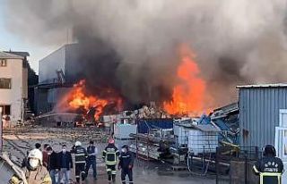 Kocaeli’de geri dönüşüm fabrikasında yangın