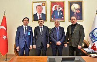 Komşudan uyumayan kütüphaneye ziyaret