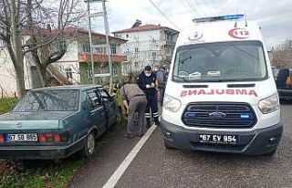 Kontrolden çıkan araç elektrik direğine çarptı:...