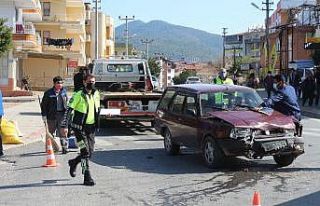 Kontrolsüz kavşakta kaza: 2 yaralı