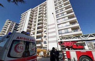 Konya’da 7. kattan atlamak isteyen kişi polis ikna...