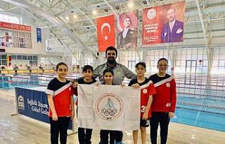 Körfezli yüzücülerin final mutluluğu