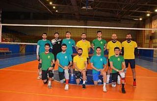 Korkuteli Belediyespor’un zirve yarışını sünrdürüyor