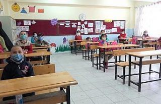 Köy okulundaki öğrencilerden Milli Eğitim Bakanı...