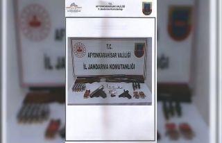 Köyde uyuşturucu satan 2 kişi gözaltına alındı