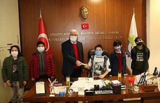 Küçük çocuklardan büyük hareket