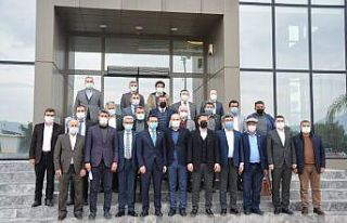 Kumluca’da yaş meyve sebze sektörü konuşuldu