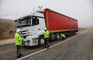 Kurallara uymayan 231 sürücüye ceza