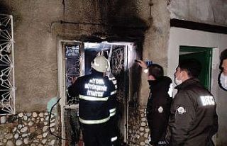 Kuşadası’nda eski evlerdeki yangın 4 saatte kontrol...