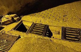 Kuşadası’nda hırsızlar demir ızgaraları çaldı