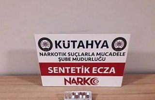 Kütahya’da bir yolcunun üzerinde uyuşturucu hap...