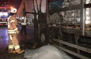 Kuzey Marmara Otoyolunda kimyasal yüklü kamyon alev...