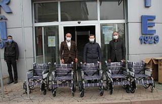 Malazgirtli engellilere tekerlekli sandalye desteği