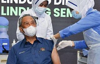 Malezya’da Covid-19 aşılamaları başladı