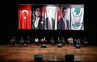 Mamaklı gitaristler sahnede