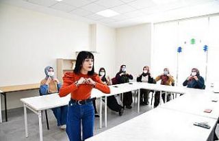 Mamak’ta işaret dili eğitimleri başladı