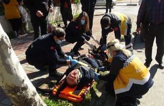 Manavgat’ta otomobil ile minibüs çarpıştı:...