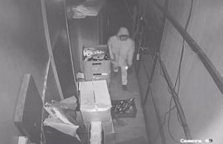 Manisa’da hırsızlık anı kamerada