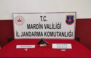 Mardin’de şüpheli araçtan tabanca ve uyuşturucu...