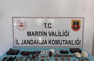 Mardin’de terör örgütü PKK’nın 14 sığınağı...
