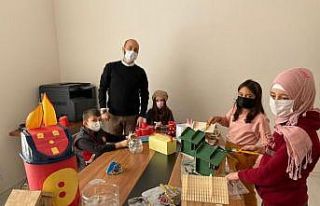 Mecidiye Ortaokulu’nda atık malzemeler eşyaya...