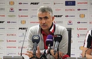 Mehmet Altıparmak: "Bu ligde kalmak bizim birinci...