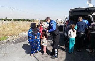 Mersin polisi çocukları sevindirdi