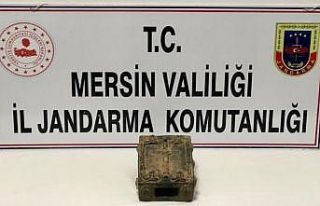 Mersin’de içerisinde el yazması tarihi kitap bulunan...